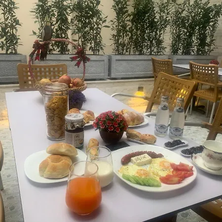 Belux 3* Tirana